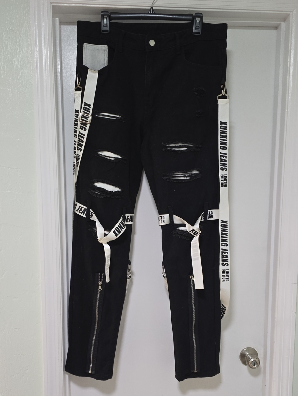 Xunxing Jeans Limited Edition Black Jeans White Straps 34 NWT
